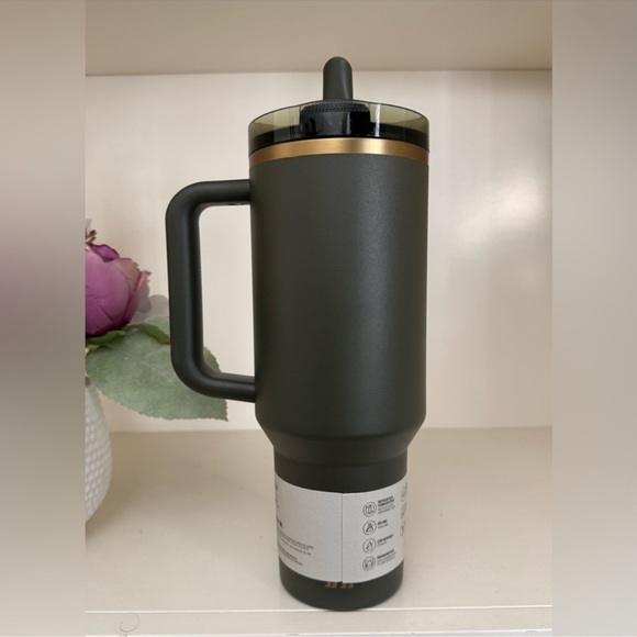 🎉LAST PIECE🎉Stanley 40oz. Quencher ProTour Flip Straw Tumbler Cypress - Picture 7 of 11